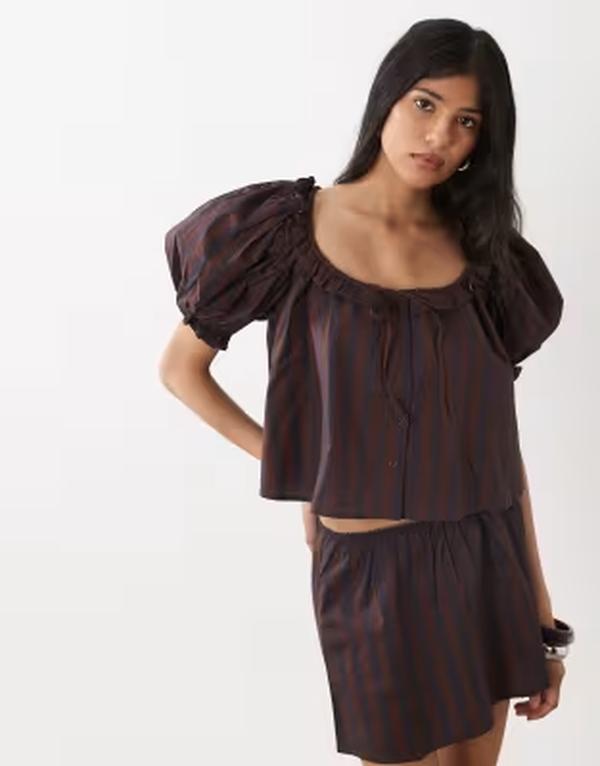 ウィ ウォー ワット レディース トップス Tシャツ WeWoreWhat puff sleeve button up top Brown/navy ネイビー｜ReVida 店
