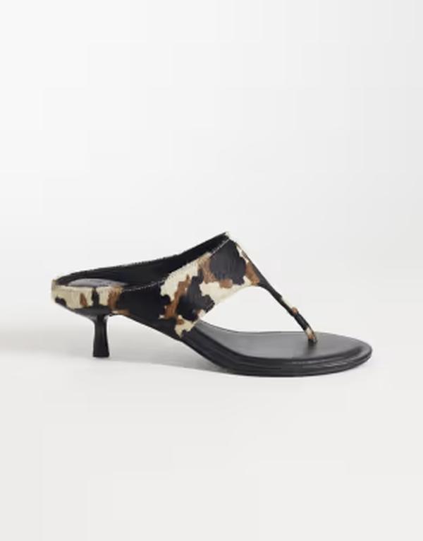 エイソス レディース シューズ サンダル 刷り上げる なめし革 踵 ASOS DESIGN Helix premium heeled flip flops インチ hair on realeather インチ cow print Cow print
