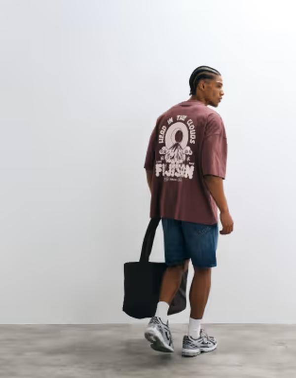 エイソス メンズ トップス プルオーバー グラフィック ASOS DESIGN oversized T-shirt with mountain graphic Marron 赤銅色