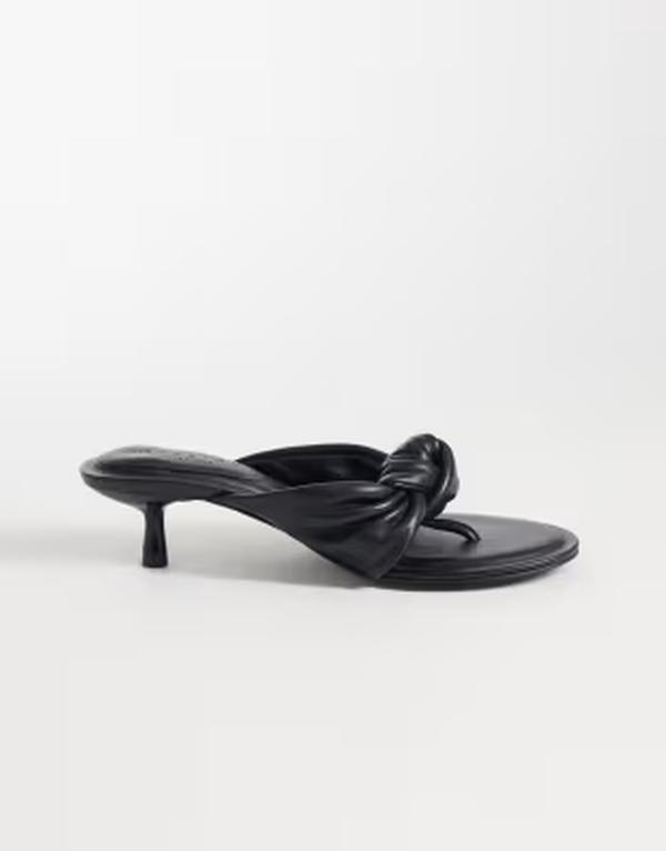 エイソス レディース シューズ 踵 なめし革 ASOS DESIGN Heartbreak premium knotted heeled flip flops leather Black 黒いこと