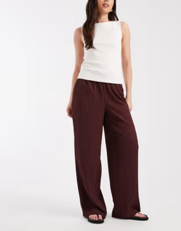 オンリー レディース ボトムス 心地好いズボン下 ワイドレッグ ONLY wide leg crinkle textured pants インチ chocolate BROWN 赤銅色