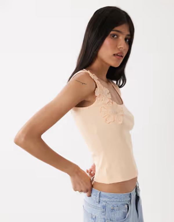 ミスセルフフリッジ レディース トップス ティーシャツ お花柄 お花 Misselfridge festival applique floral square neck tank top インチ apricot 杏