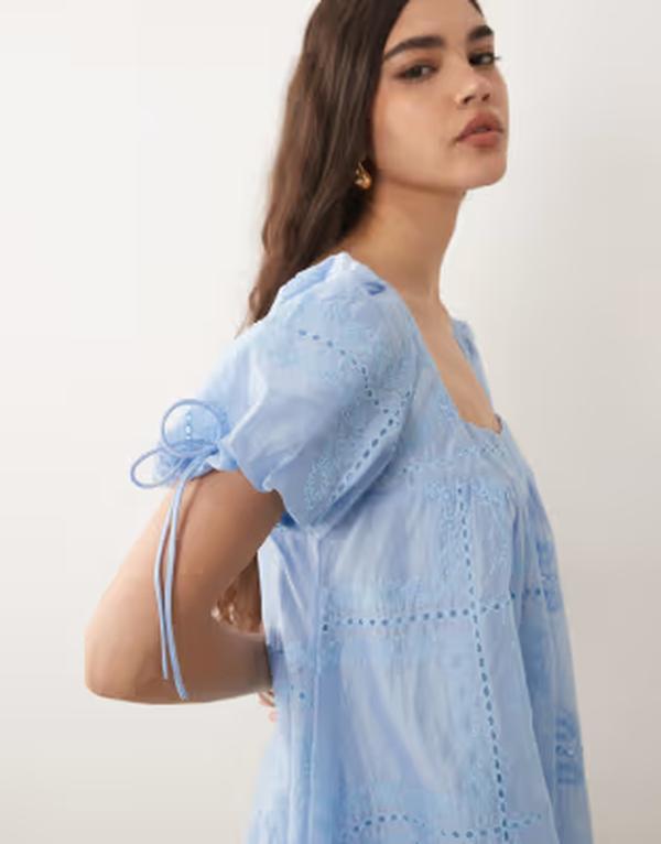 エイソス レディース トップス 衣装 ミニ ASOS DESIGN square neck bubble mini dress with embroidery detail インチ baby Blue 青み