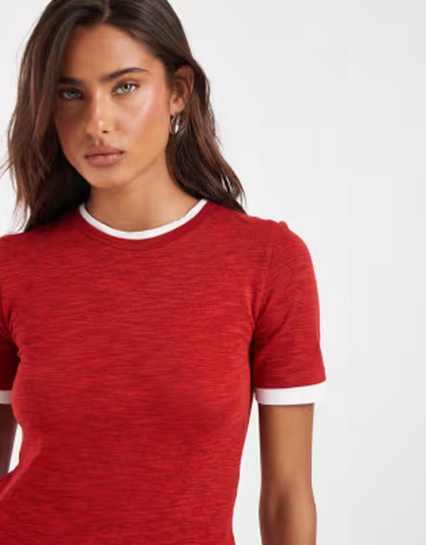 エイソス レディース トップス ティーシャツ ASOS DESIGN slubby shrunken tee with mock double layerED 赤いこと