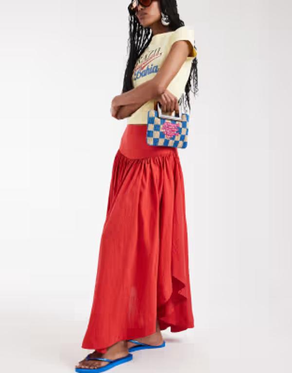 エイソス レディース 下つ方スコート 非対称 ASOS DESIGN dropped waist hitched asymmetric skirt Red 赤いこと