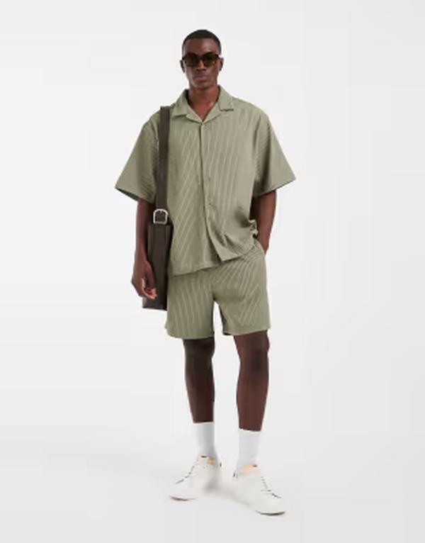 エイソス メンズ ボトムス 二分の一ズボン下・さる股引き 遊撃手ズボン下 ASOS DESIGN plisse shorts インチ mid length - part of a set Khaki カーキ
