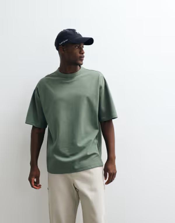 エイソス メンズ トップス ティーシャツ 綿織物 ASOS DESIGN breatheMAX heavyweight oversized T-shirt cotton blend Laurel Wreath カーキ