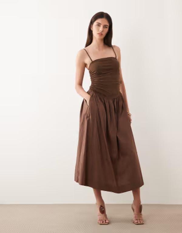 ネバーフリードレスド レディース トップス 衣装 ギャザー MIDI Never Fully Dressed Lola cami ruched bodice drop waist MIDI dress インチ chocolate Brown 赤銅色