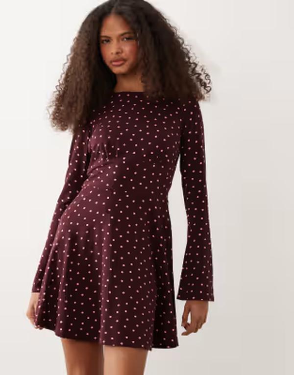 ノーバディーズ チャイルド レディース トップス 衣裳 一点柄 一点 ミニ Nobody\u0027s Child Tate stretch slash neck fluted sleeve mini skater dress polka dot Purple spot パープル