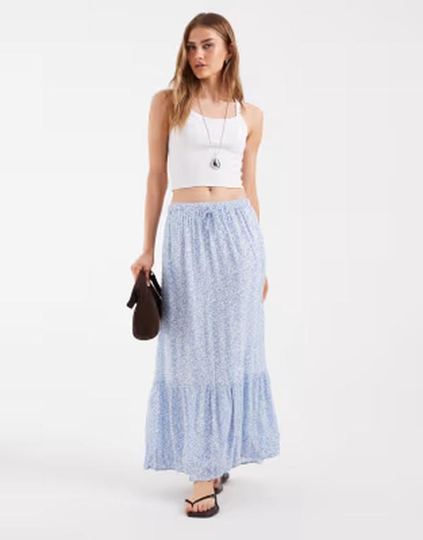 ピーシーズ レディース 下つ方スコート ティアード 御花柄 刷り上げる マキシ 御花 PIECES tie waistiered maxi skirt and white ditsy floral print Pale Blue flowers 青碧