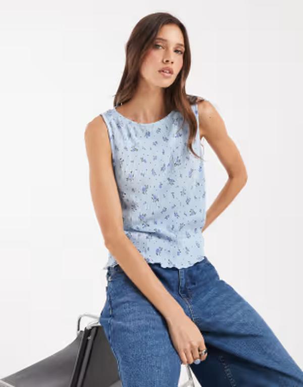 ピーシーズ レディース トップス より良い 御花柄 刷り上げる ノースリーブ 御花 PIECESleevelesslash neck pliss top floral print Blue flowers 青色