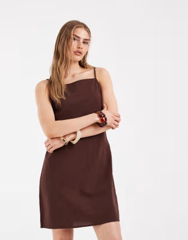 ピーシーズ レディース トップス ワンピース ミニ コットン PIECESquare neck cotton textured mini dress in coffee Chicory coffee コーヒー｜ReVida 店