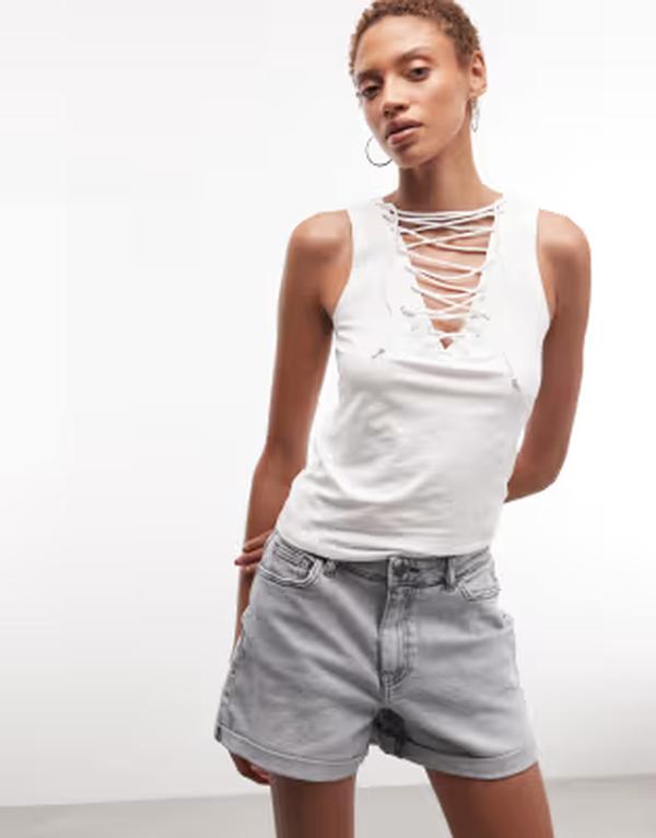週日 レディース トップス ティーシャツ Vのど首 Weekday festival V-neck strap detail top White 白いこと