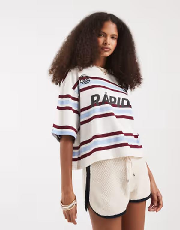 エイソス レディース トップス ティーシャツ 刷り上げる グラフィック ASOS DESIGN Boxy crop tee with soccer graphic インチ ecru striped print Multi マルチ色合い