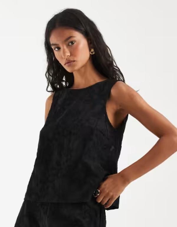 ピーシーズ レディース トップス より良い ノースリーブ PIECES tie back sleeveless broderie top - part of a set Black 黒いこと