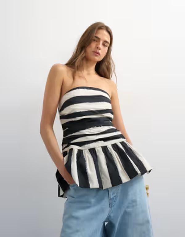 いの一番販売店 レディース トップス 貯蔵タンクいの一番 Topshop gathered bust bandeau top with peplum hem and white stripes Mono stripe 縞模様