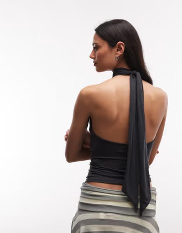平日 レディース トップス ティーシャツ 開けはなしうしろ側 ホルター Weekday halterneck top with open back インチ dark gray 薄墨色