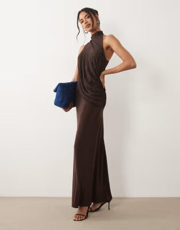 エイソス レディース トップス 衣装 ドレープ 対照 マキシ ホルター ASOS DESIGN plisse contrast draped halter neck maxi dress インチ rum raisin Rum raisin