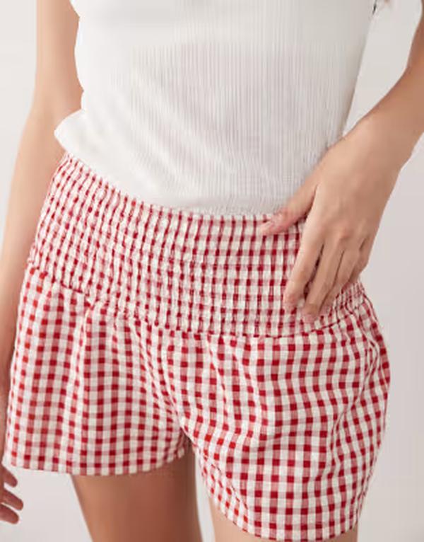 エイソス レディース ボトムス 二分の一ズボン下・さる股引き ギンガム読み合わせる ギンガム ASOS DESIGN shirred waist pull on short gingham Red Gingham 赤いこと