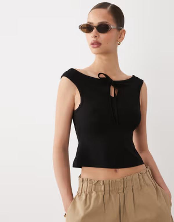 ミスセルフフリッジ レディース トップス シャツ Misselfridge off shoulder top with keyhole detail Black ブラック|ReVida 店