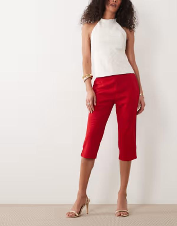 エイソス レディース ボトムス 心地よいズボン下 側面細長い切口 旗がしら ASOS DESIGN capri pants with side slit RED 赤いこと