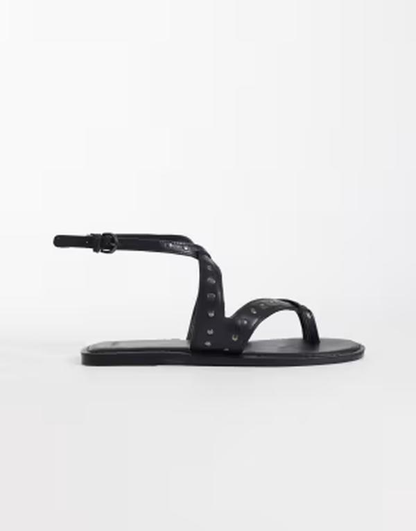 マンゴ レディース シューズ サンダル ティーシャツ なめし革 Mango Teen 100% leather strappy flat studded sandals Black 黒いこと