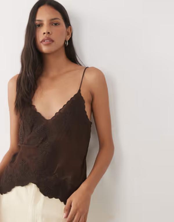 マンゴ レディース トップス ティーシャツ 刺しゅう Mango delicatembroidered cami BROWN 赤銅色