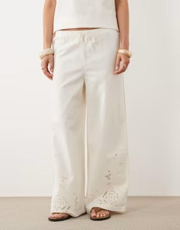マンゴ レディース ボトムス カジュアルパンツ ストレート 刺繍 リネン Mango Daria linen mix straight leg pants with embroideredetail - part of a set Off-white オフホワイト｜ReVida 店 24,600円