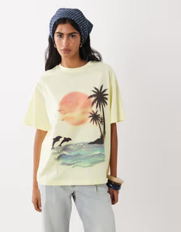 エイソス レディース トップス ティーシャツ グラフィック ASOS DESIGN oversized boxy T-shirt with airbrushed vacation graphic インチ buttermilk PRINT