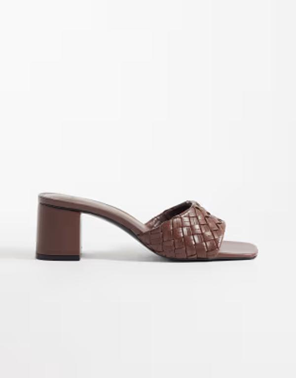マンゴ レディース シューズ サンダル なめし革 フェイクレザー 踵 Mango faux leather braided block heeled mules Chocolate 黒茶