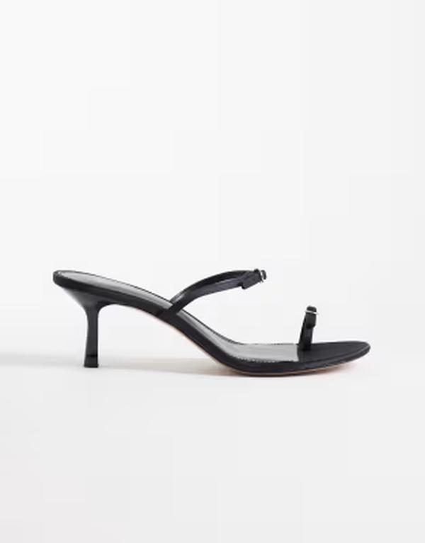 マンゴ レディース シューズ サンダル ミニ 踵 Mango minimal heeled sandals with buckles Black 黒いこと