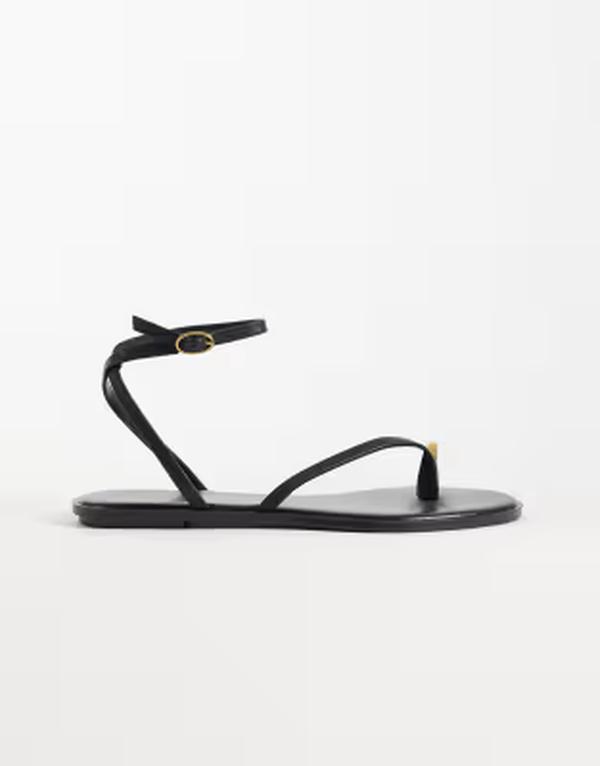 マンゴ レディース シューズ サンダル Mango hardware detailing flat sandals Black 黒いこと