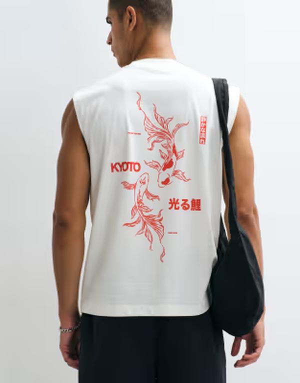 エイソス メンズ トップス 貯蔵タンクいの一番 グラフィック ASOS DESIGN oversized tank with koi graphic インチ cream Coconut milk 皮膚軟化剤