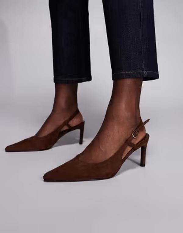パブリックデザイア ワイドフィット レディース シューズ サンダル スエード ヒール Public Desire Wide Fit slingbackitten heelsuedette Brown suedette ブラウン｜ReVida 店 14,615円