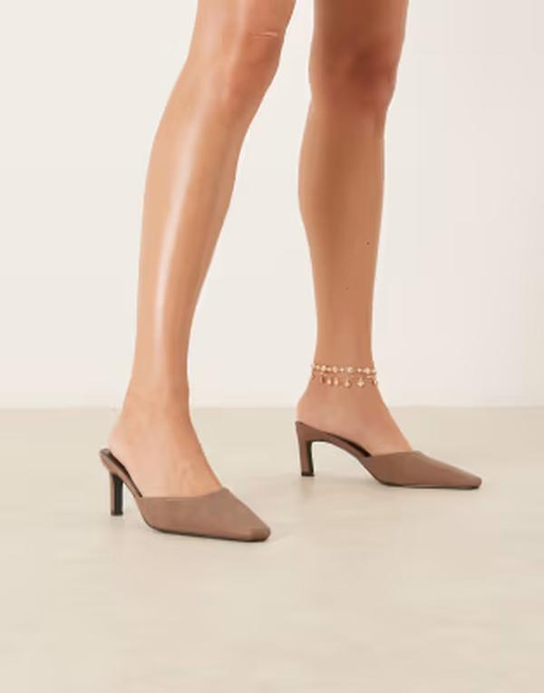 レイド ワイドフィット レディース シューズ サンダル ヒール RAID Wide Fit Alya heeled mules in distressed BROWN ブラウン｜ReVida 店