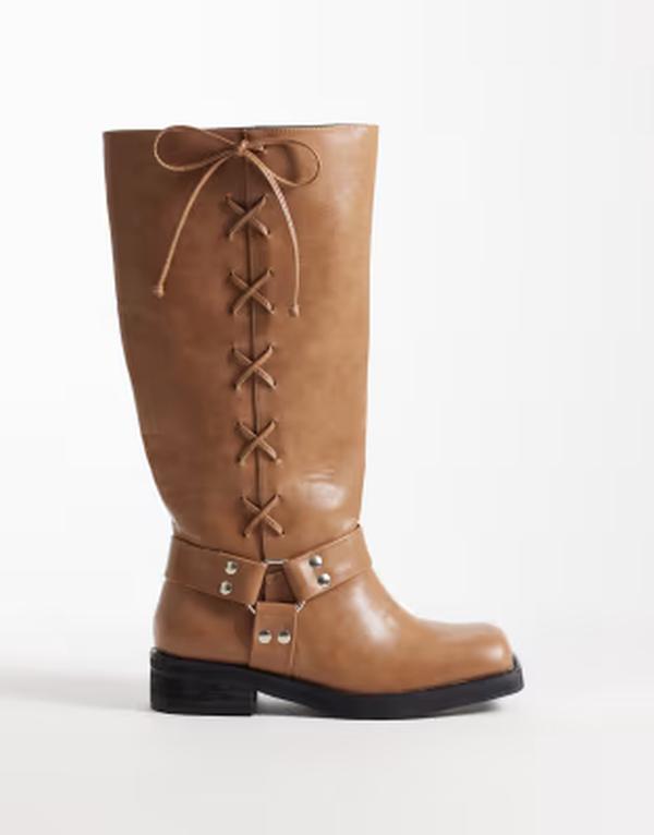 パブリックデザイア ワイドフィット レディース シューズ ブーツ・レインブーツ Public Desire Wide Fit Soulful harness knee boots in taupe トープ|ReVida 店