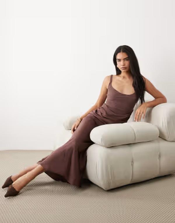 エイソス レディース トップス ワンピース アシンメトリー ドレープ オーバーレイ スカート ASOS DESIGN deep scoop neck midaxi dress with asymmetric draped skirt overlay in chocolate チョコレート｜ReVida 店 17,745円