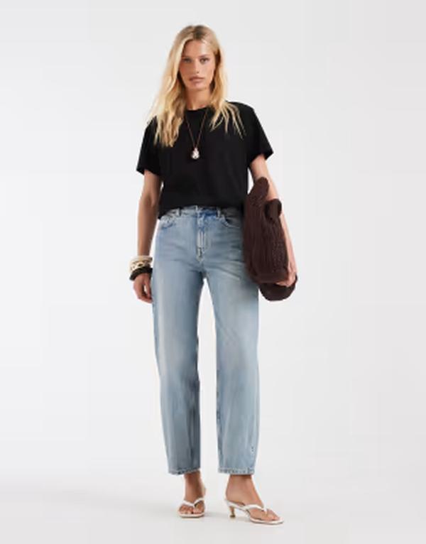 アンドアザーストーリーズ レディース ボトムス デニムパンツ ジーンズ & Other Stories barrel fit jeans in light blue wash LIGHT BLUE ブルー｜ReVida 店 26,520円