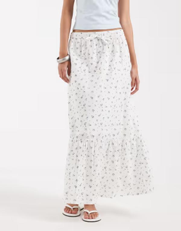 ヴェロモーダ レディース ボトムスカート ティアード フラワー柄 プリント コットン マキシ フラワー Vero Moda textu red cotton tie red boho maxi skirt with blue micro floral print Sno white Blue ホワイト|ReVida 店