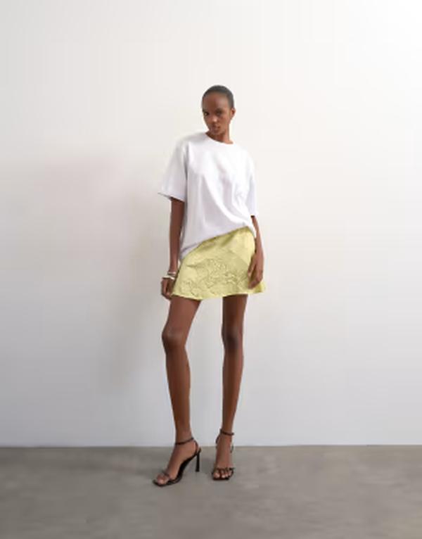 トップショップ レディース ボトムスカート ミニ サテン Topshop mixed fabrics crushed satin flippy mini skirt in soft lime Soft lime ライム|ReVida 店