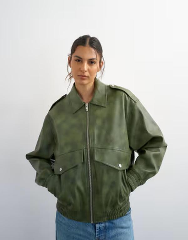 トップショップ レディース アウター ジャケット・ブルゾン クロップド レザー フェイクレザー Topshop faux leather cropped bomber jacket with patch pocket in washed green グリーン｜ReVida 店