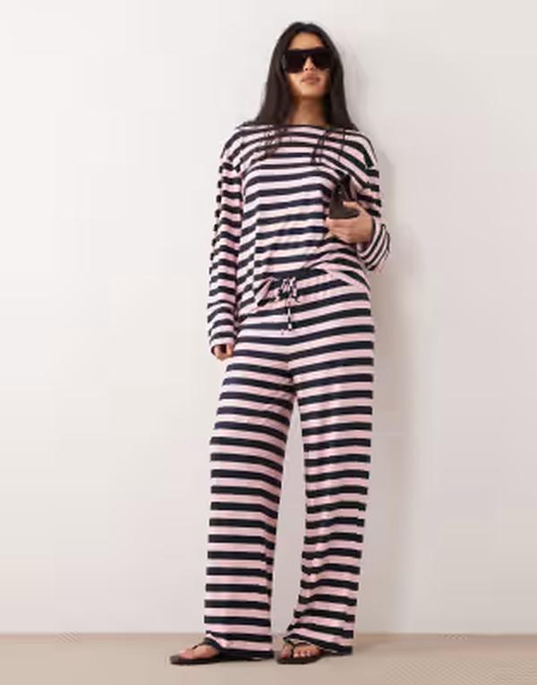カイア レディース ボトムス 心地好いズボン下 プルオーバー Kaiia super soft jersey drawstring pants and pink stripes - part of a set Navy and pink 米国海軍