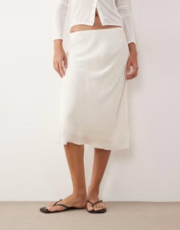 アルケット レディース ボトムスカート ミディ サテン ARKET satin midi skirt Off-white オフホワイト|ReVida 店