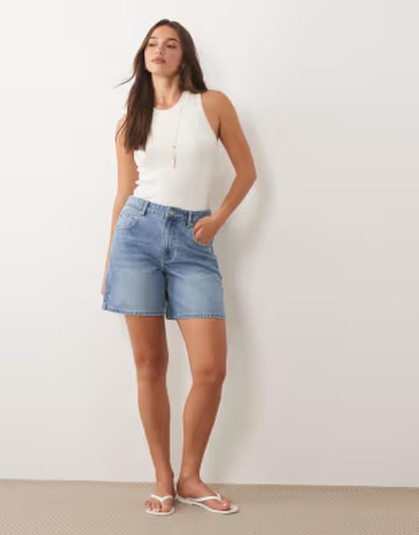 ミッシーエンパイア レディース ボトムス ハーフパンツ・ショーツ ショートパンツ デニム Missyempire Missy Empire denim longline shorts in mid blue wash BLUE ブルー｜ReVida 店
