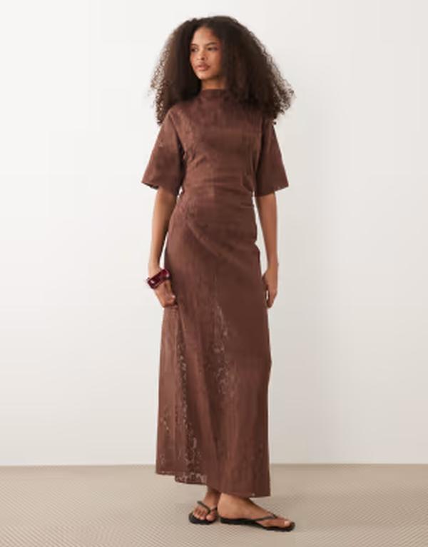 プリティラヴィッシュ レディース トップス ワンピース Tシャツ マキシ Pretty Lavish Suvi crochet-shirt maxi dress BROWN ブラウン｜ReVida 店