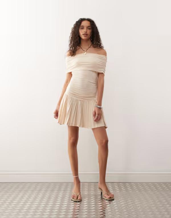 ライオネス レディース トップス ワンピース プリーツ ギャザー ミニ Lioness bardot ruched waist pleatedrop hemini dress in oatmeal オートミール｜ReVida 店 10,570円