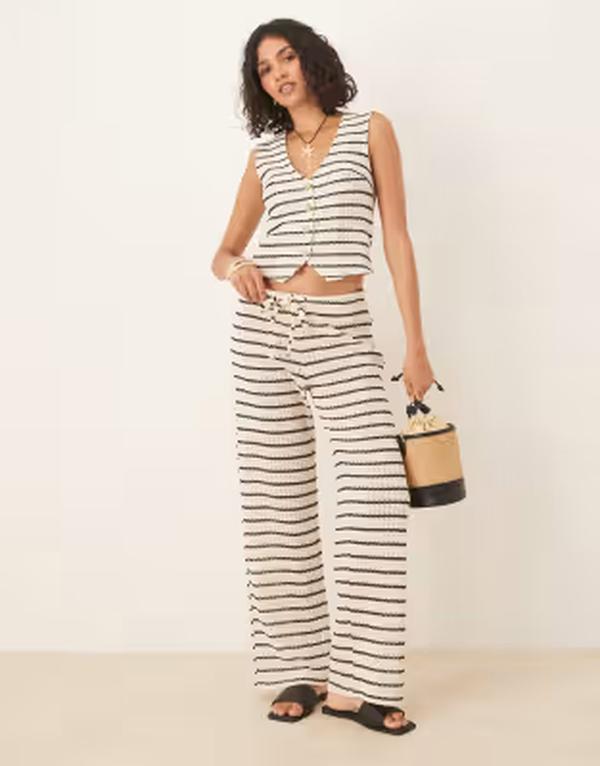 ジーナトリコ レディース ボトムス カジュアルパンツ ストレート Gina Tricot crochet straight leg pants in light beige and black stripe - part of a set Multi マルチカラー｜ReVida 店