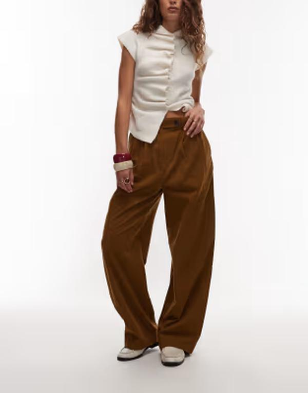 アルケット レディース ボトムス カジュアルパンツ ワイドレッグ プリーツ ARKET pleated wide leg cord pants with tailo red waistband in light BROWN ブラウン|ReVida 店