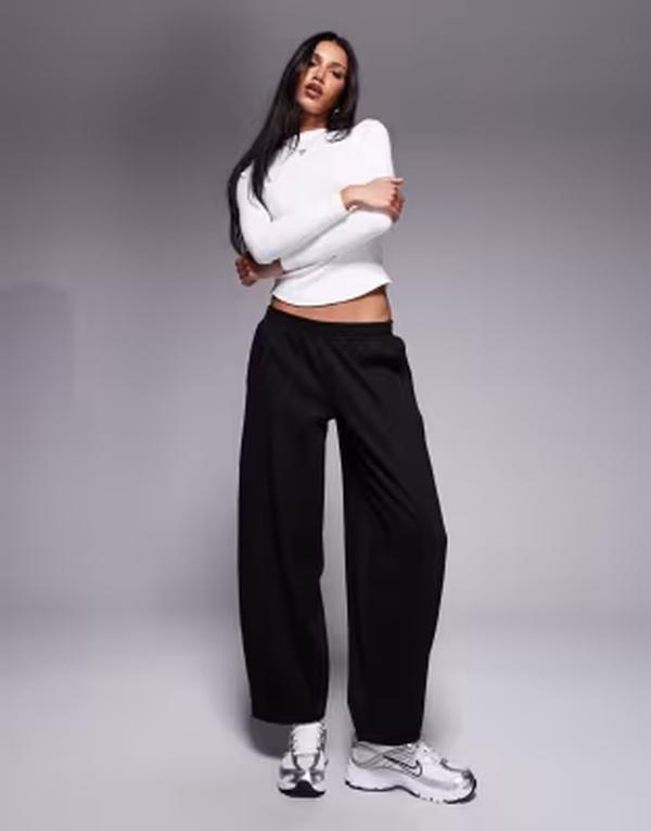 カイア レディース ボトムス 心地好いズボン下 スウェットパンツ 綿織物 Kaiia exclusive cotton rich seam detail barreleg sweatpants Black 黒いこと