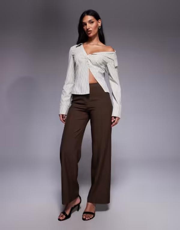 ザ・フロリック レディース ボトムス カジュアルパンツ ストレート The Frolic exclusive tailo red pocket front seam detail mid waistraight leg pants in chocolate チョコレート|ReVida 店
